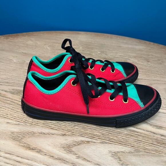 NWOT Converse Kid’s Chuck Taylor All Star Low Sneakers Green Red Black Size 2 - Picture 2 of 8